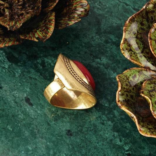 Side profile view showcasing the wide saddle band contour and the real gold plated antiqued engraving details.