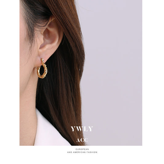 European and American twisted ring ear buckle ins minimalist texture cold niche design feeling plated real gold earrings earrings earrings