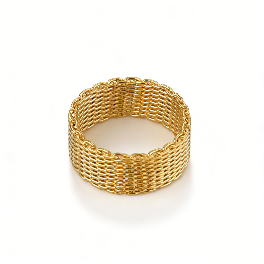 Chic hollow-out statement ring, unique wavy gold jewelry for women.