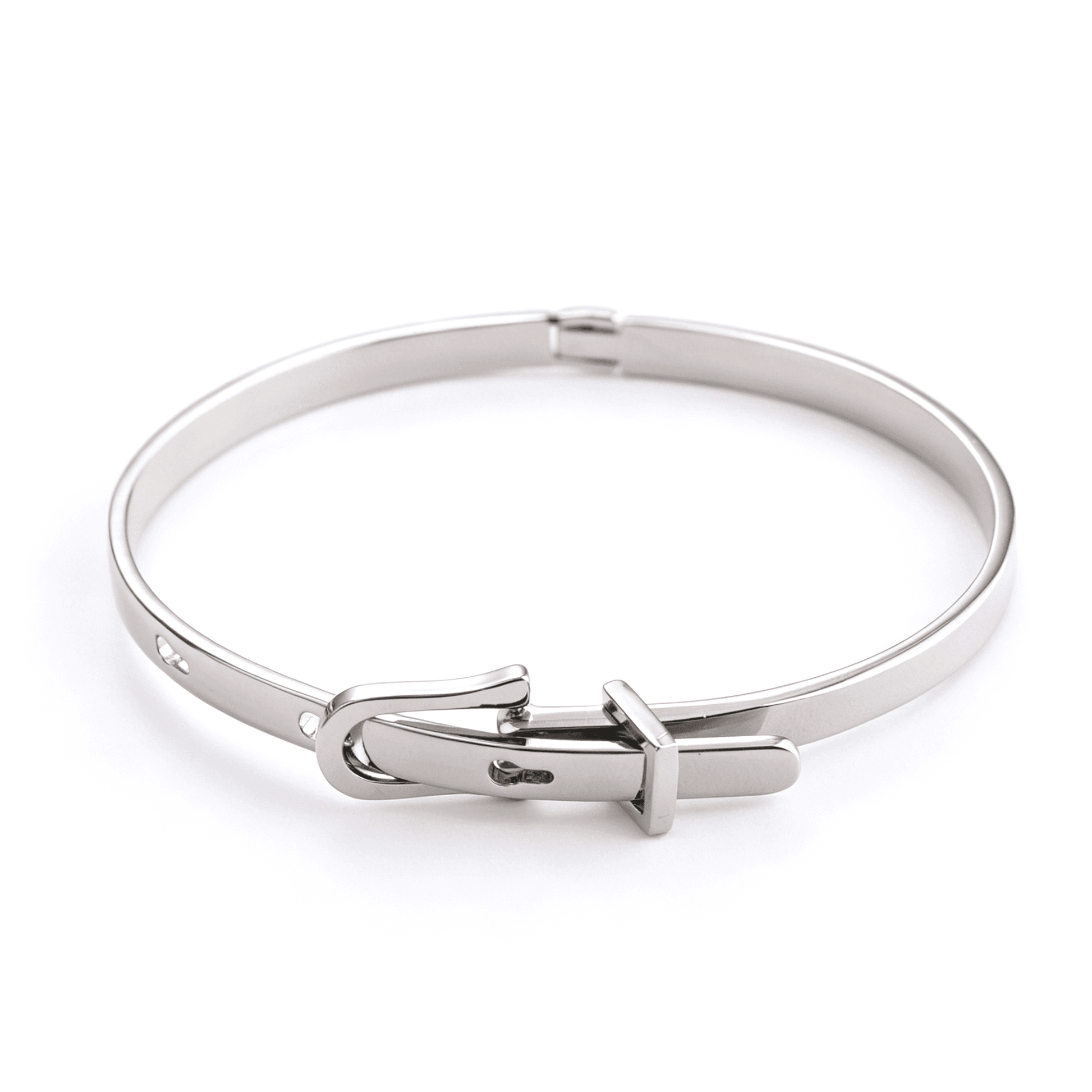 Close-up of the interlocking circles design on a modern link chain bracelet.