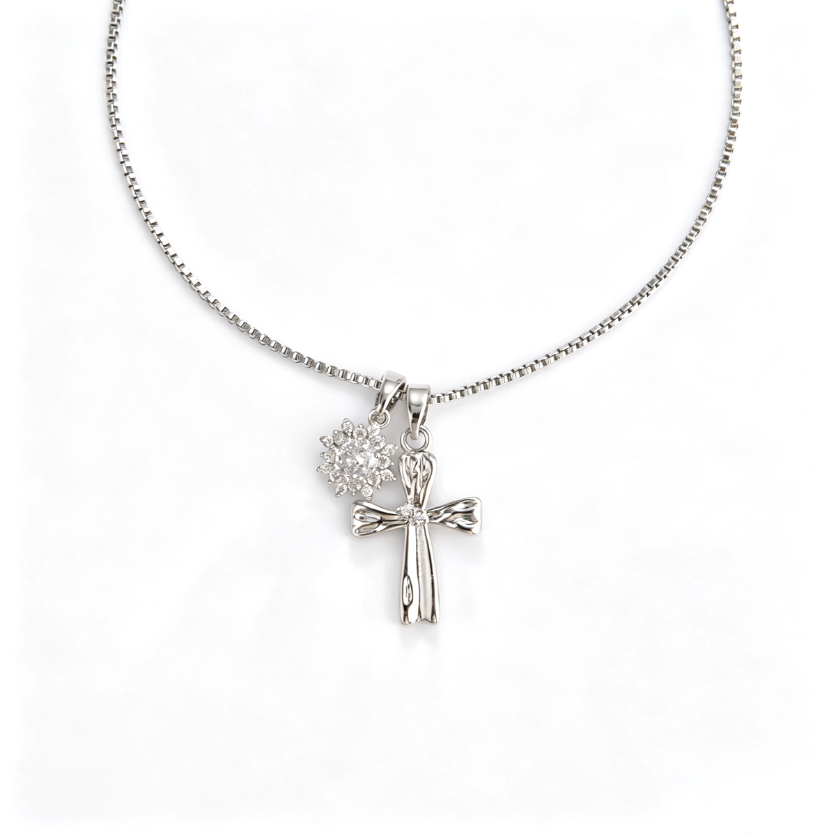 Lobster claw clasp and extension chain on titanium steel box chain necklace