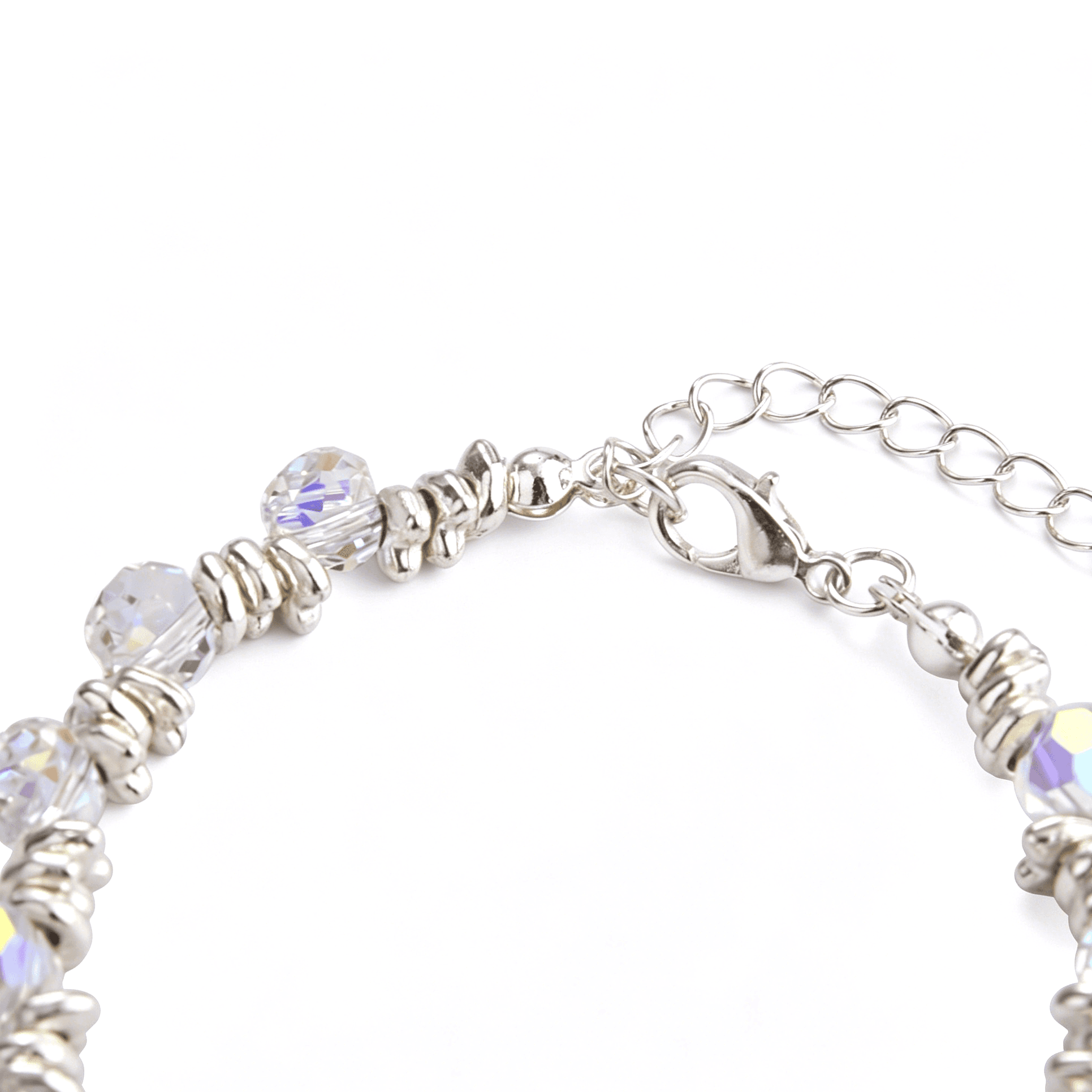 High-definition view of the secure silver-plated lobster claw clasp and adjustable metal extension chain.