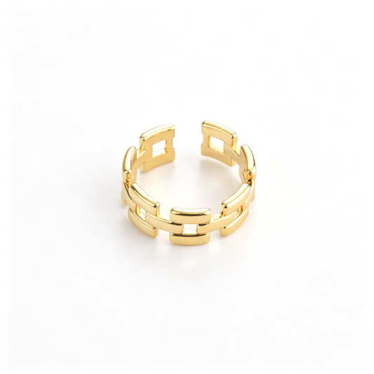 Open link cuff ring with a geometric band in a top view