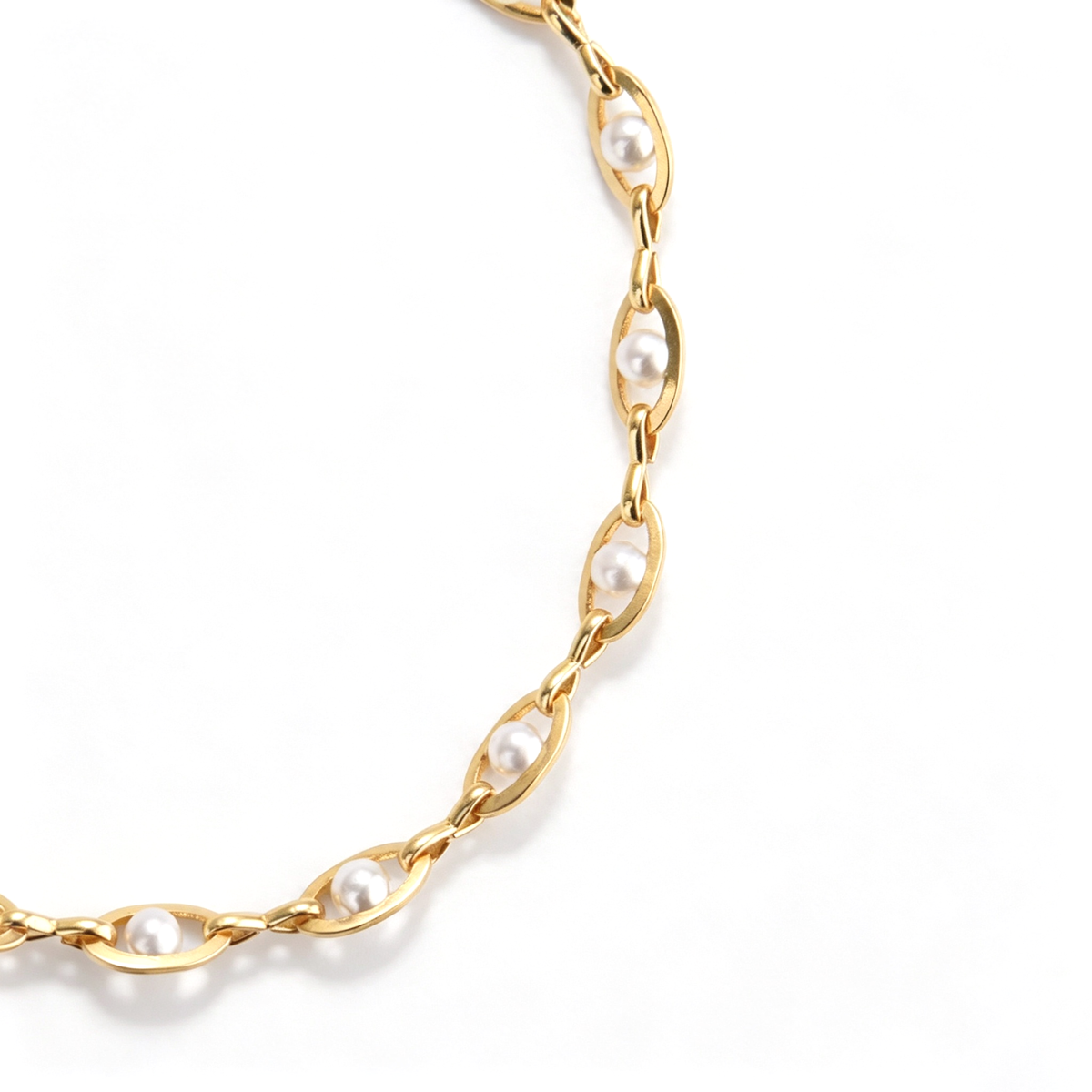 Bracelet clasp and adjustable extension chain with oval link detailing